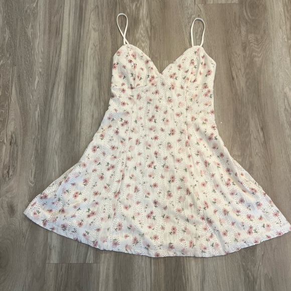 Assorted romper and dresses sold individually - Picture 10 of 11